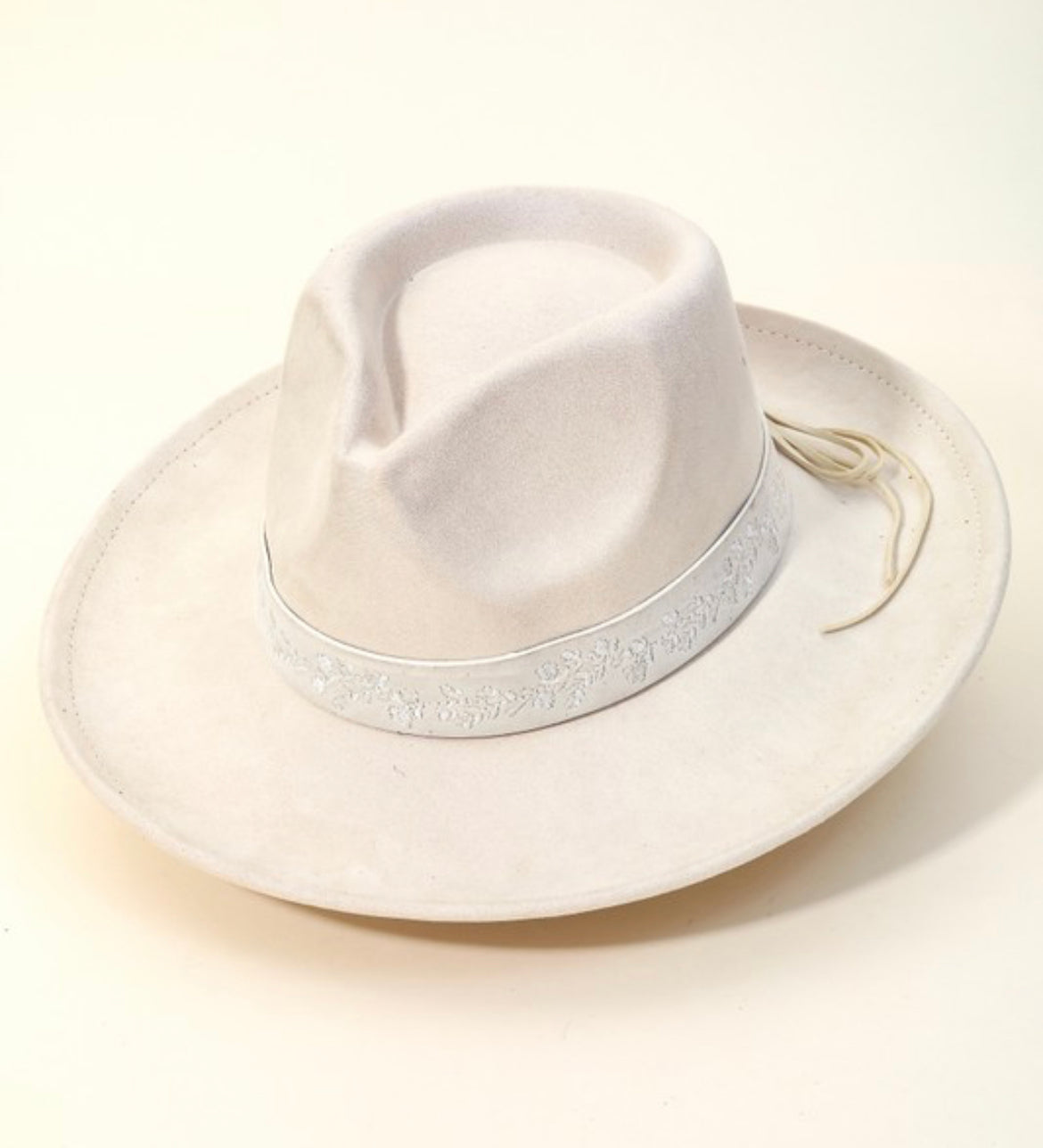 Love It or Leave It Hat in Ivory