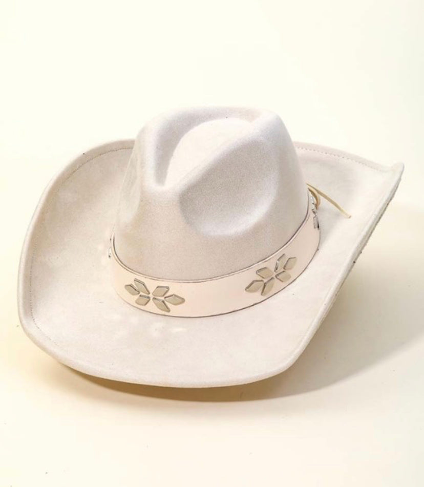 Flower Strap Hat in Ivory