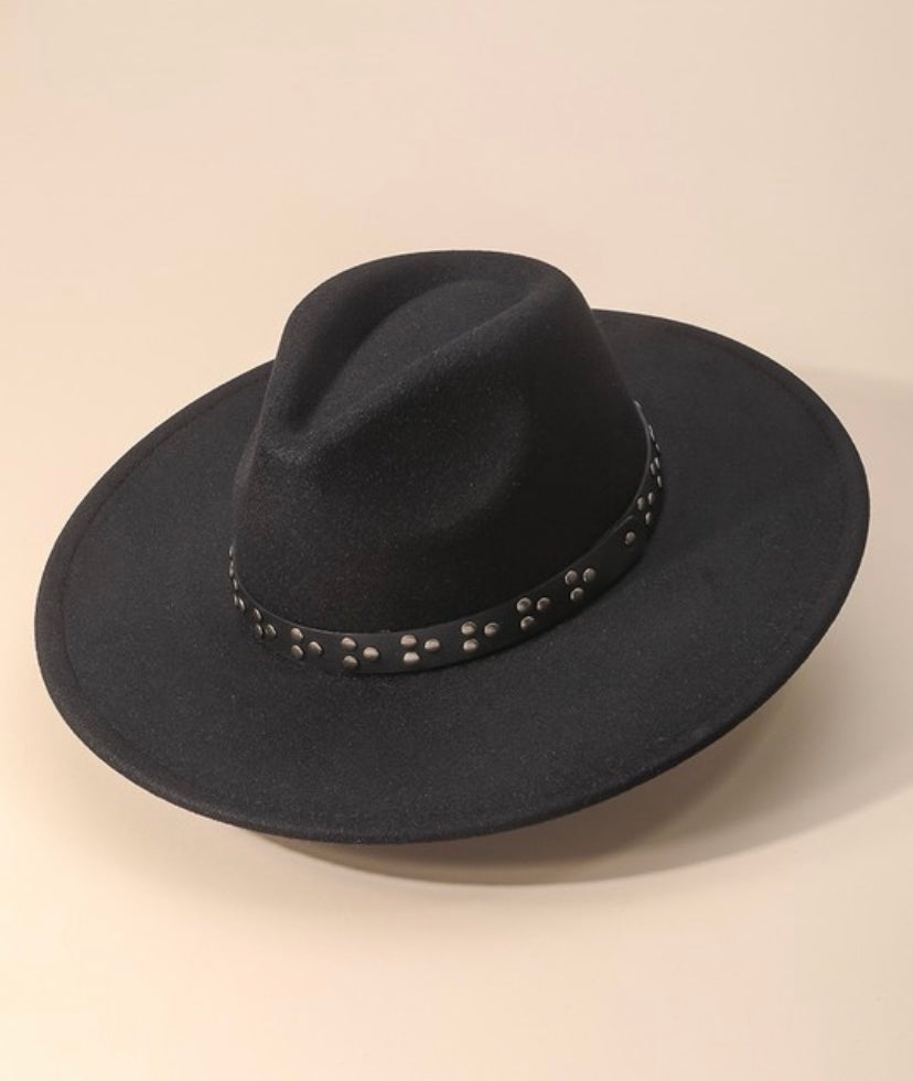 Simple Things Hat in Black