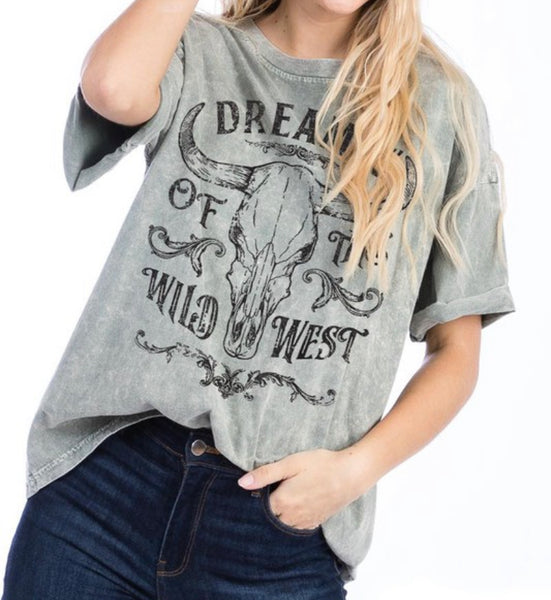 Dreamin of the Wild West Tee in Green